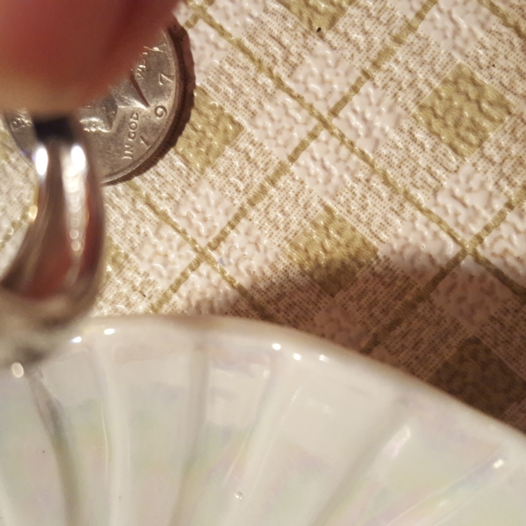 BRITISH BOW 925 Cubic Zirconia Stone Ring - Picture 3 of 3